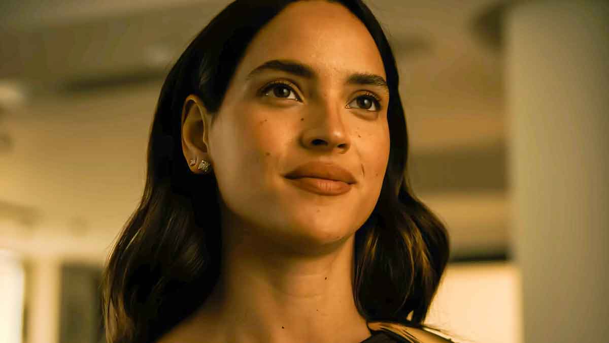 Adria Arjona presume de físico mientras se prepara para Superman 2