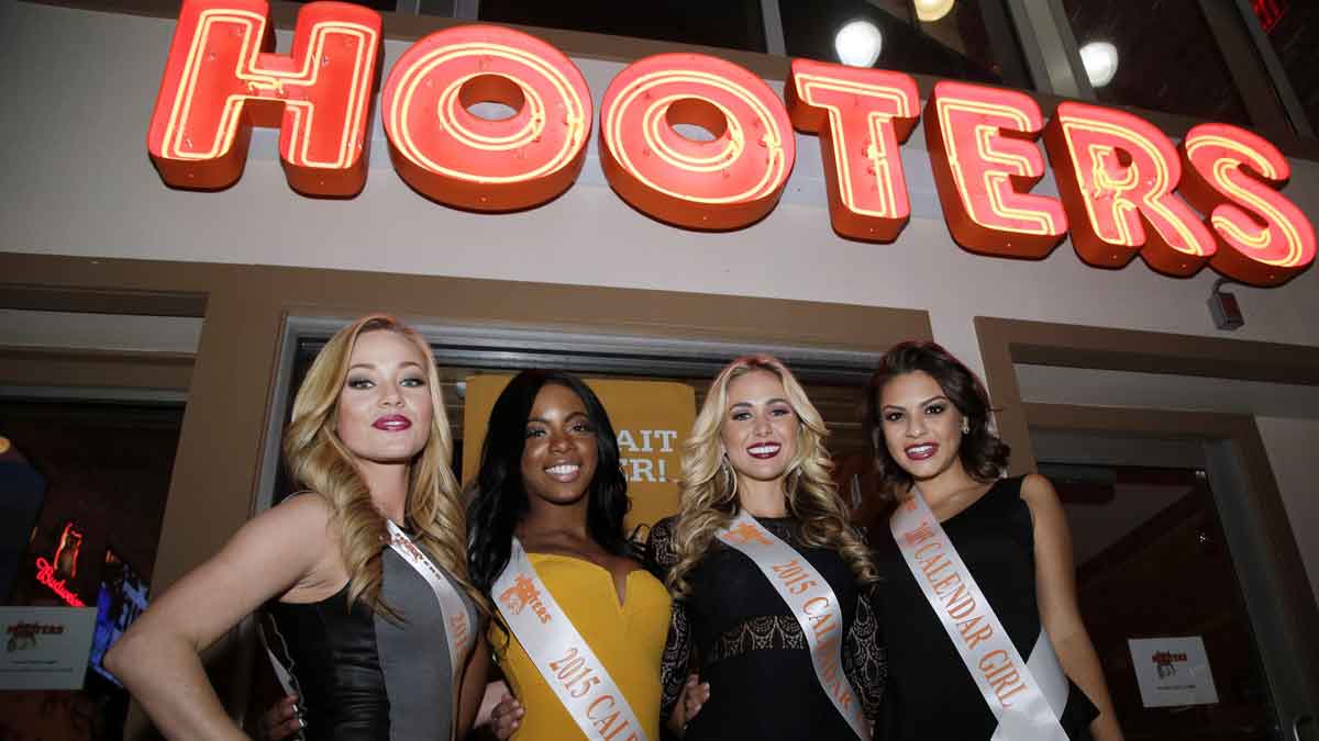 Hooters: The Movie contará una historia bastante más extraña de lo que parece